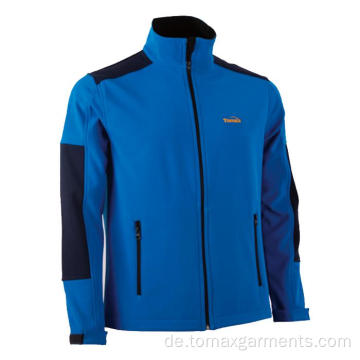 Marineblau mit schwarzer Softshelljacke